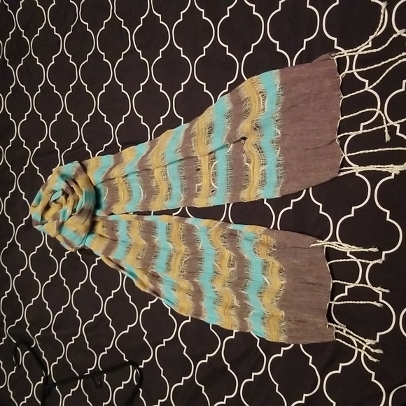 Accessories - Women's scarf